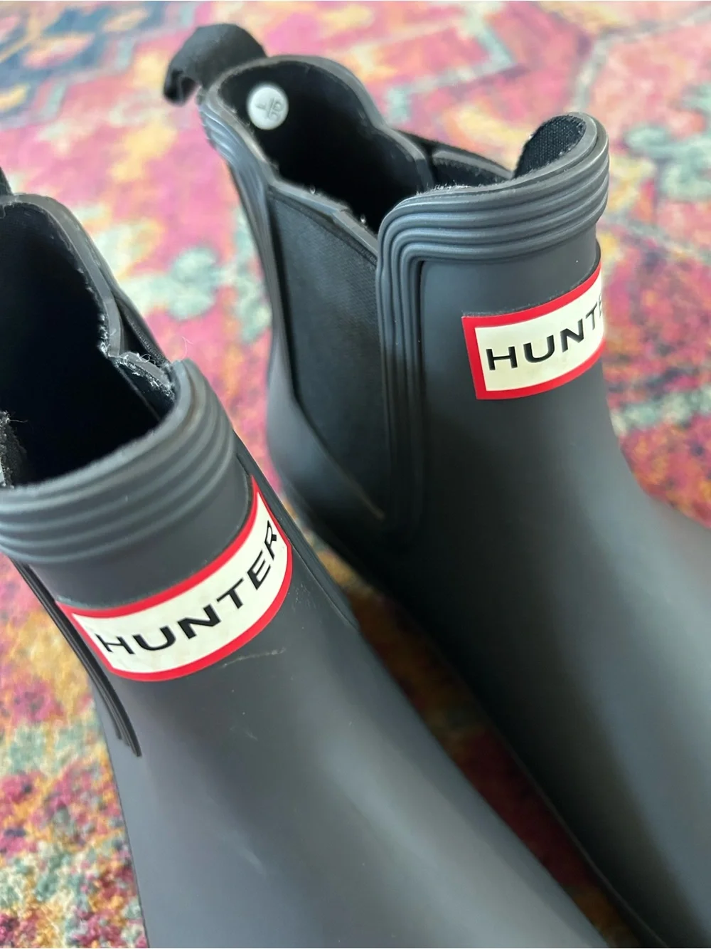 NWOT Hunter | Women’s Black Chelsea Ankle Length Rain Boot Pull Tab Size 9